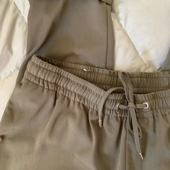 Zara Army Green Cuffed Drawstring Pants - Picture 2 of 11